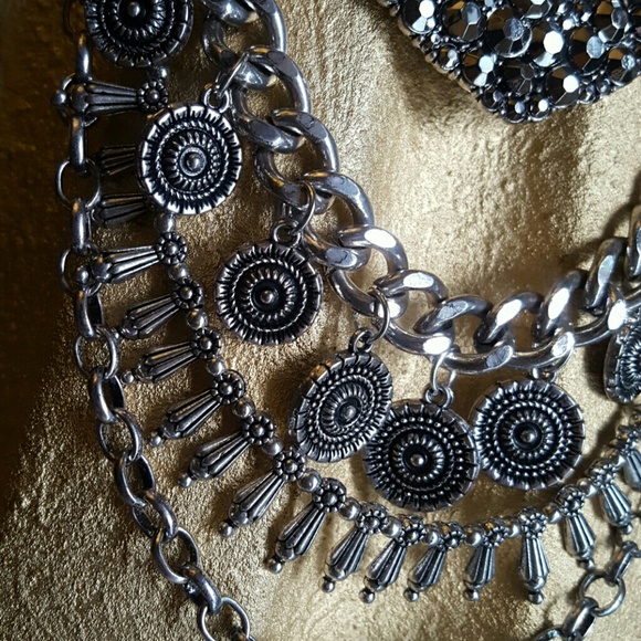 ❤NWT TRIBAL BOHO necklace - Picture 3 of 4