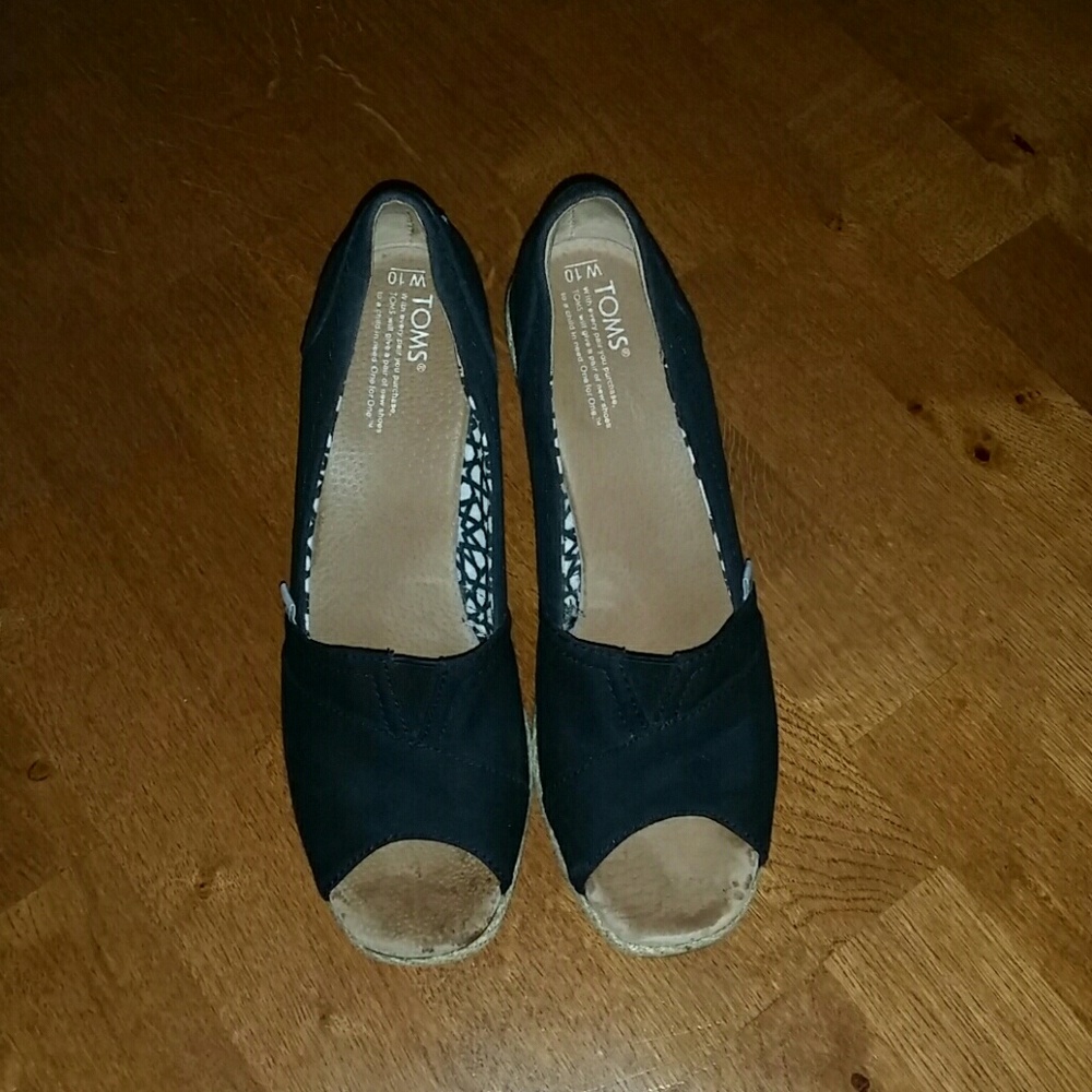 Black Tom wedges