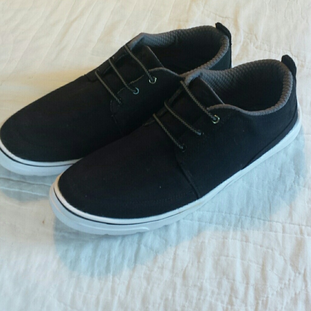 Men's Under Armour Shoes!! (Sz 10)