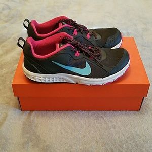 WOMENS NIKE WILD TRAIL RUNNING TRAINING SNEAKERS
