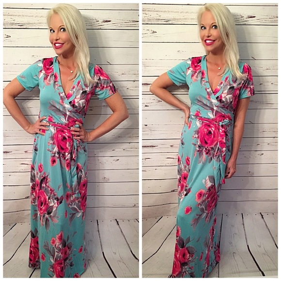 🎉 HP 🎉Amazing floral maxi dress! - Picture 2 of 3