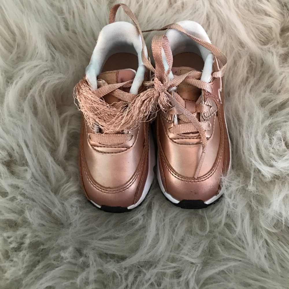Rose Gold Airmax