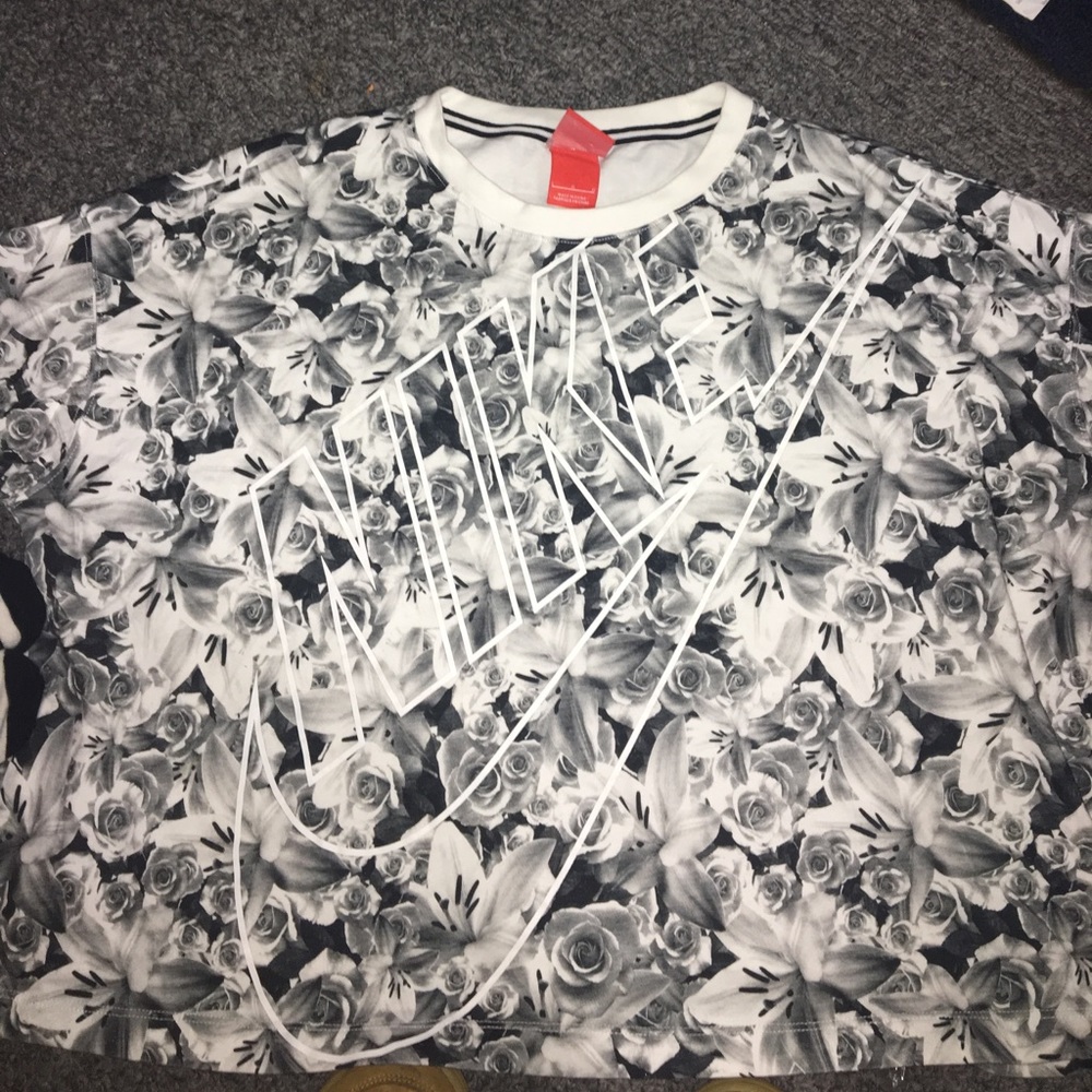 Nike floral crop t-shirt