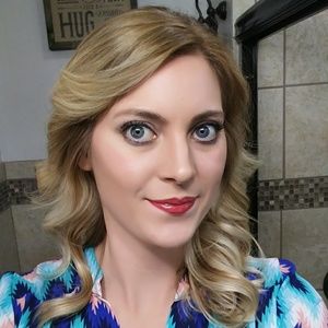 Meet your Posher, Suzie