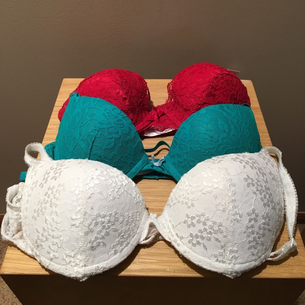 Lacy push-up bras 34A