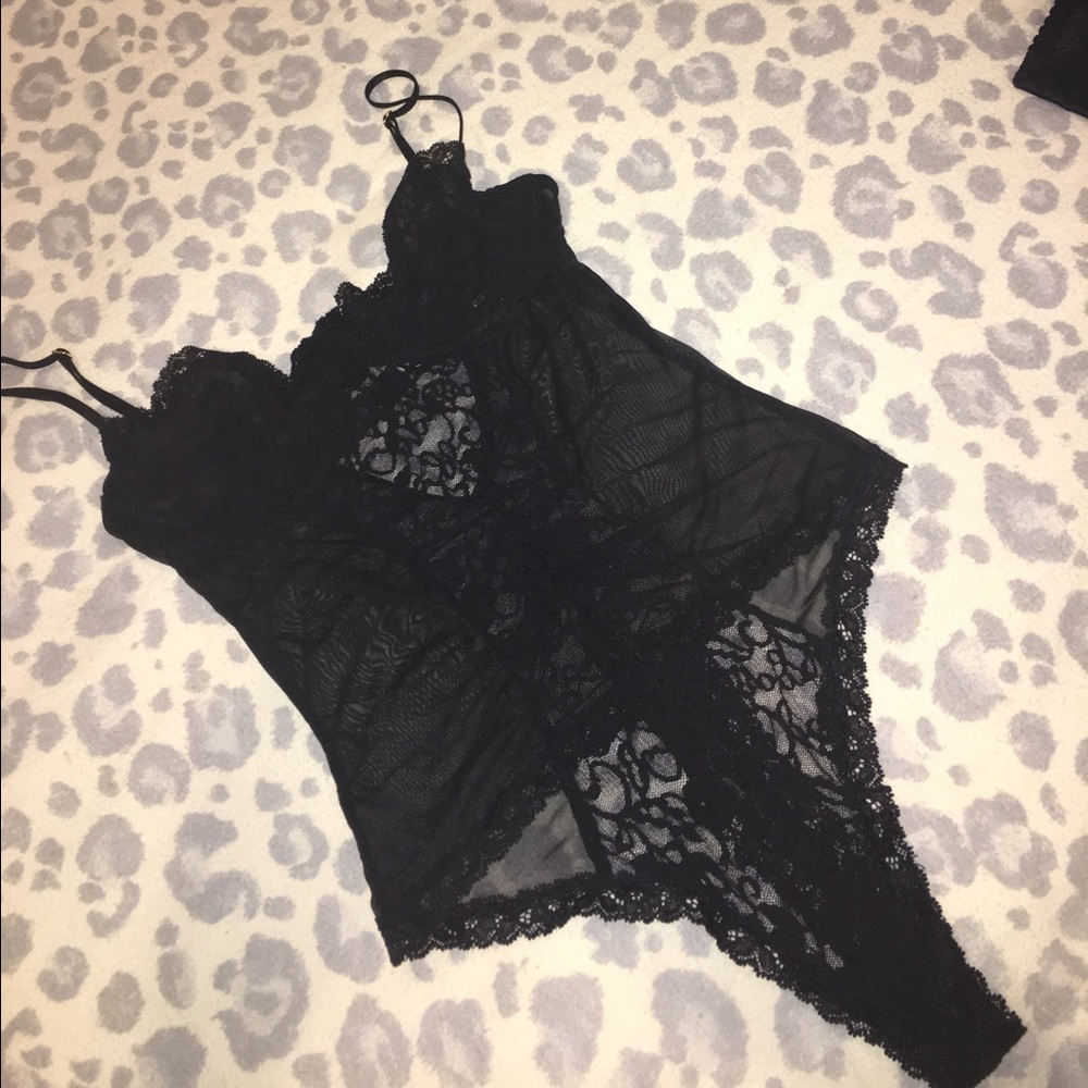 SOLD❗️VS lace teddy 34B
