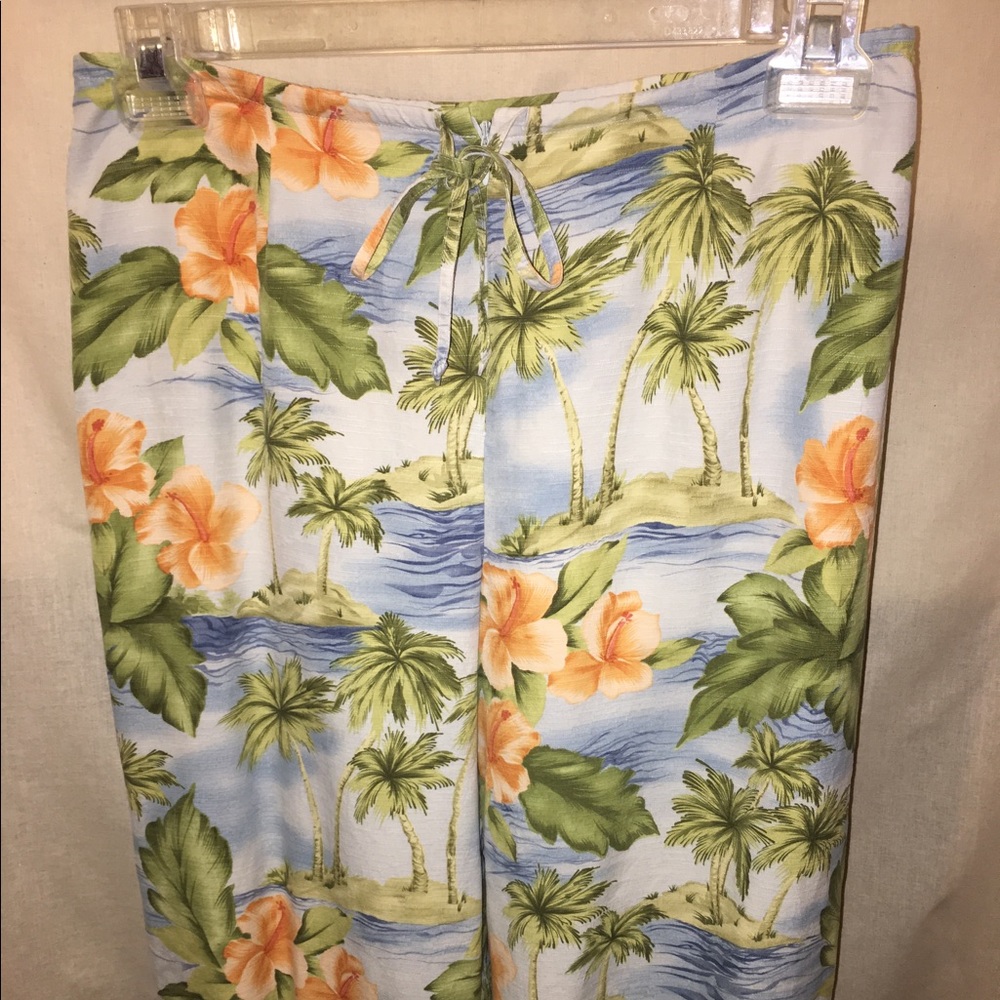 Tommy Bahama Capri Pants Size 6 Tropical Print
