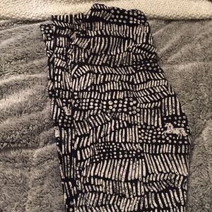 Lularoe Black and White Printed Leggings
