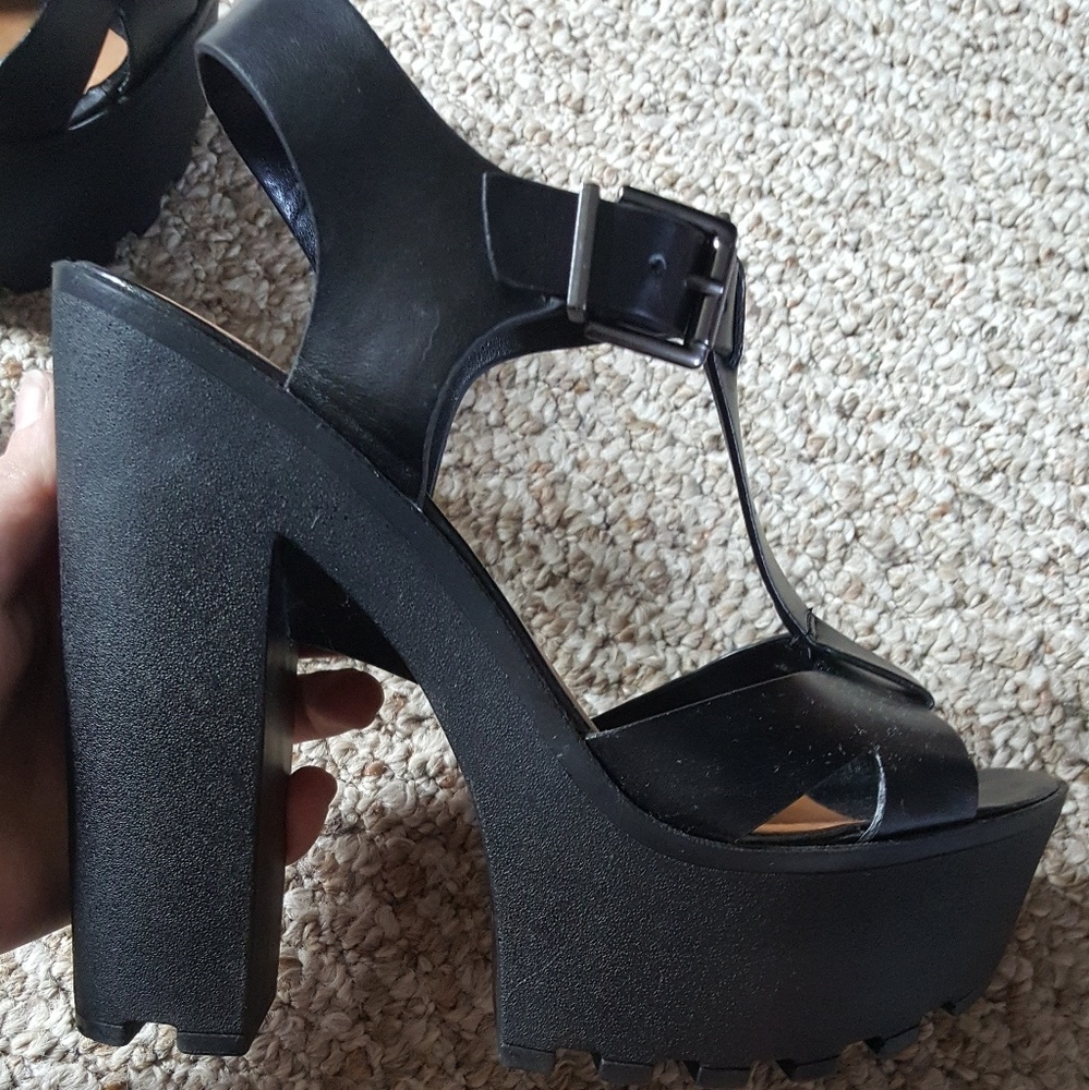 NWOT Flirty, Sexy platform heels!