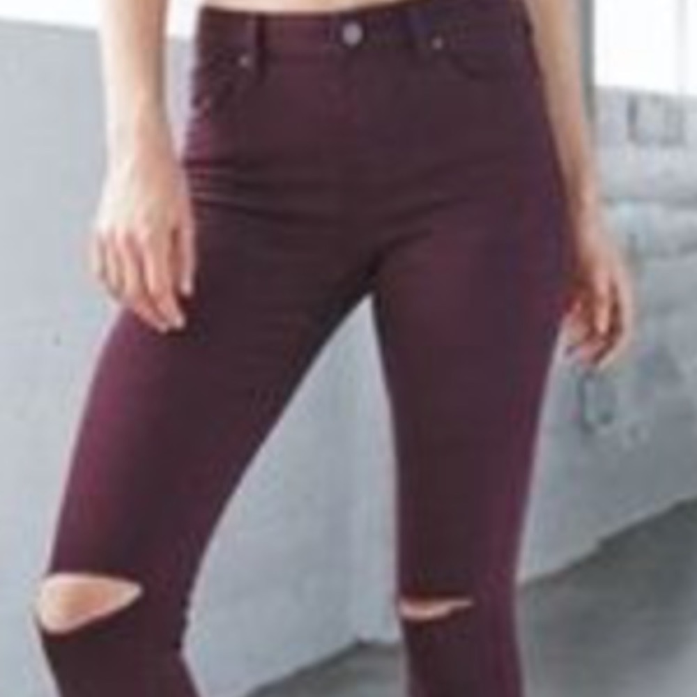Bullhead / Pacsun cropped ripped jeans