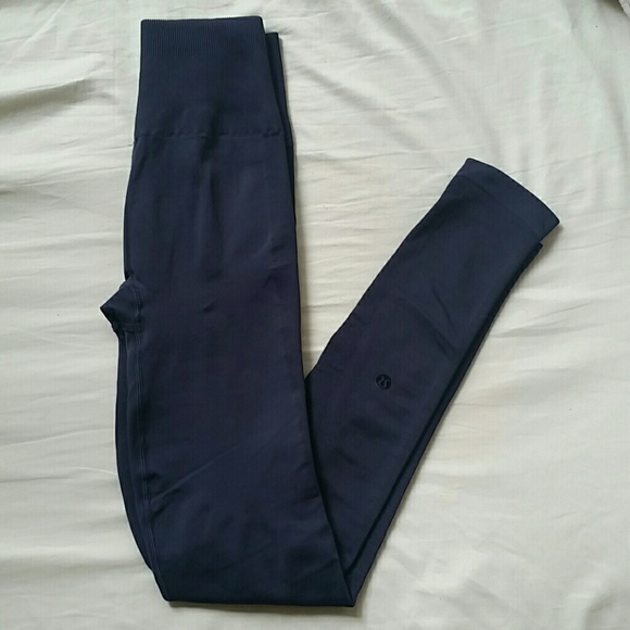 lululemon athletica Pants - Lululemon GREAT DEAL "Zone in tight" leggings