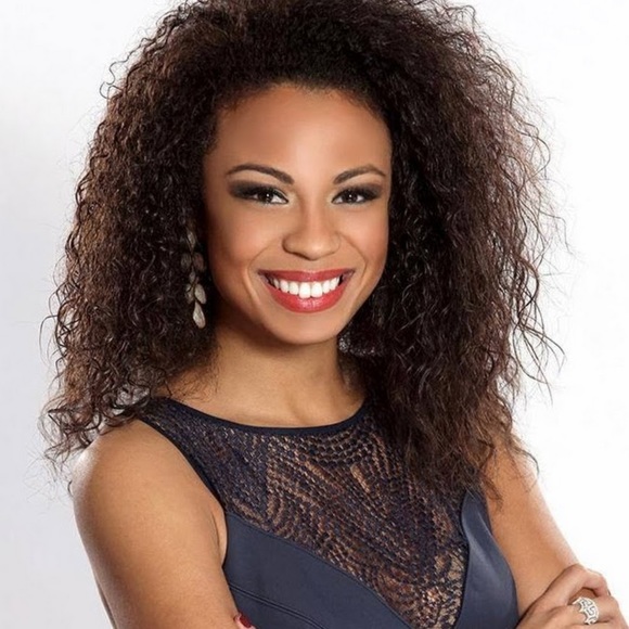 Meet your Posher, Cierra - Picture 1 of 1