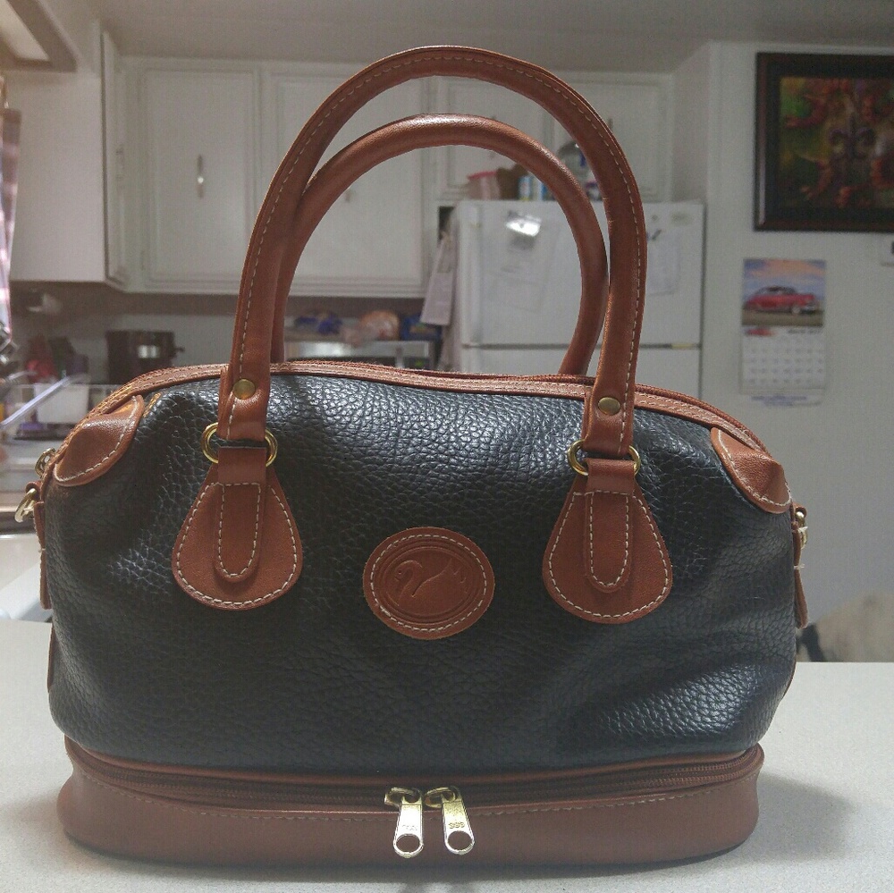 Gloria Vanderbilt handbag