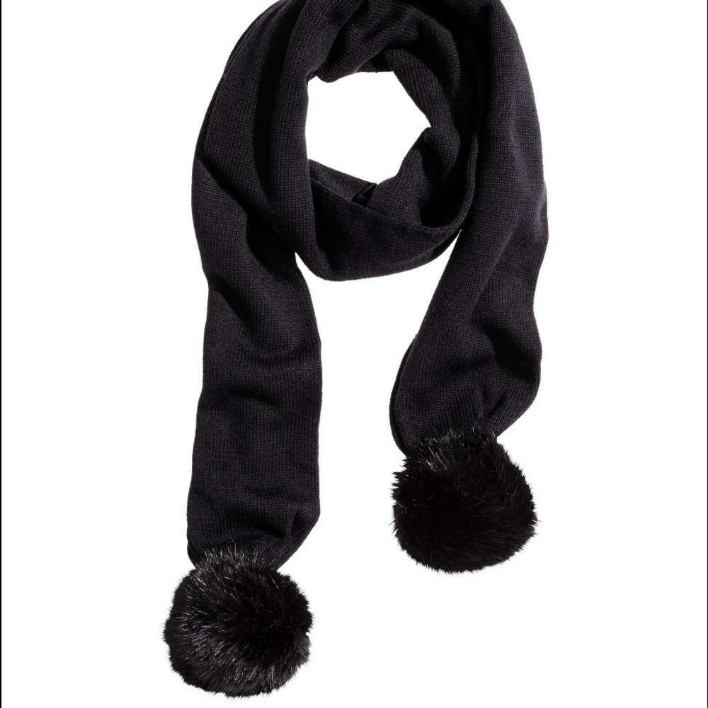 Scarf with Pompoms