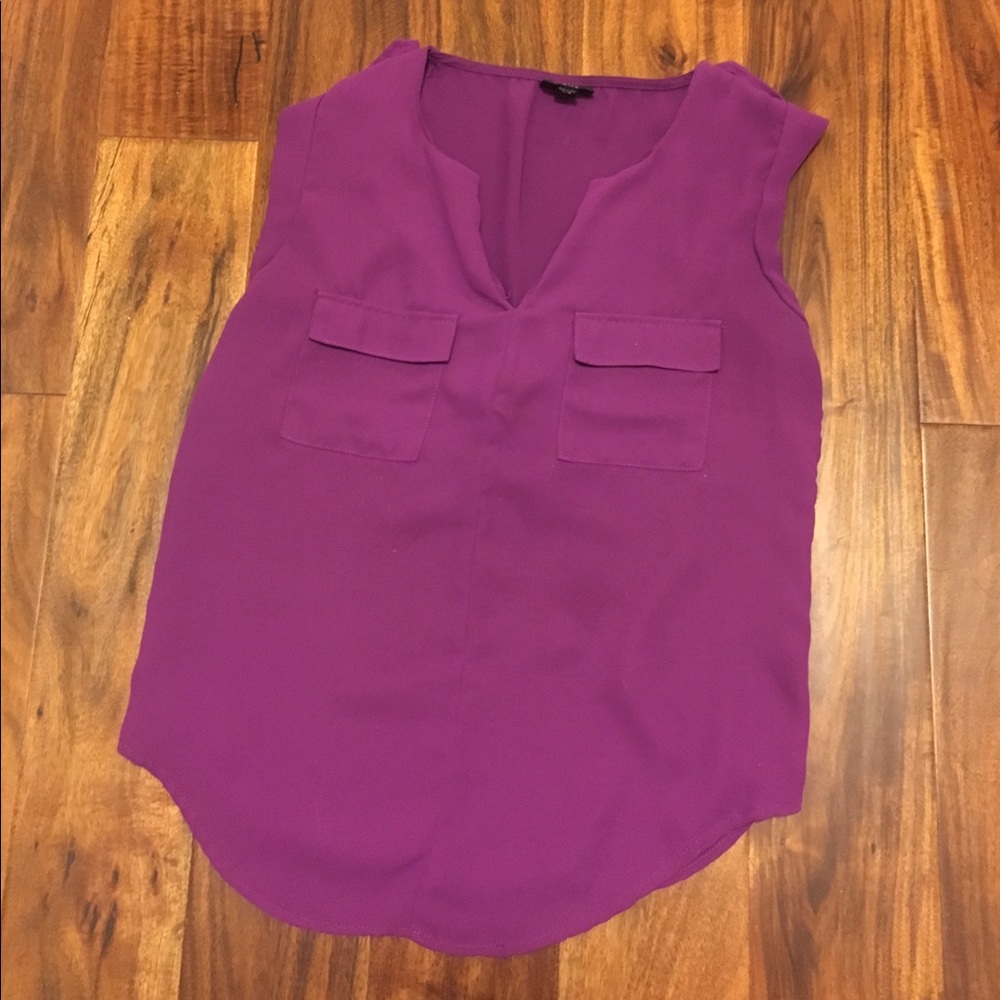 Super cute purple top!