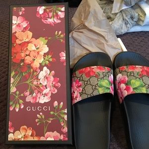 Gucci slides brand new