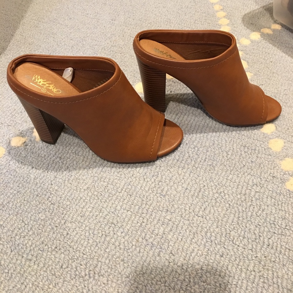 Brown Mossimo mules 6.5