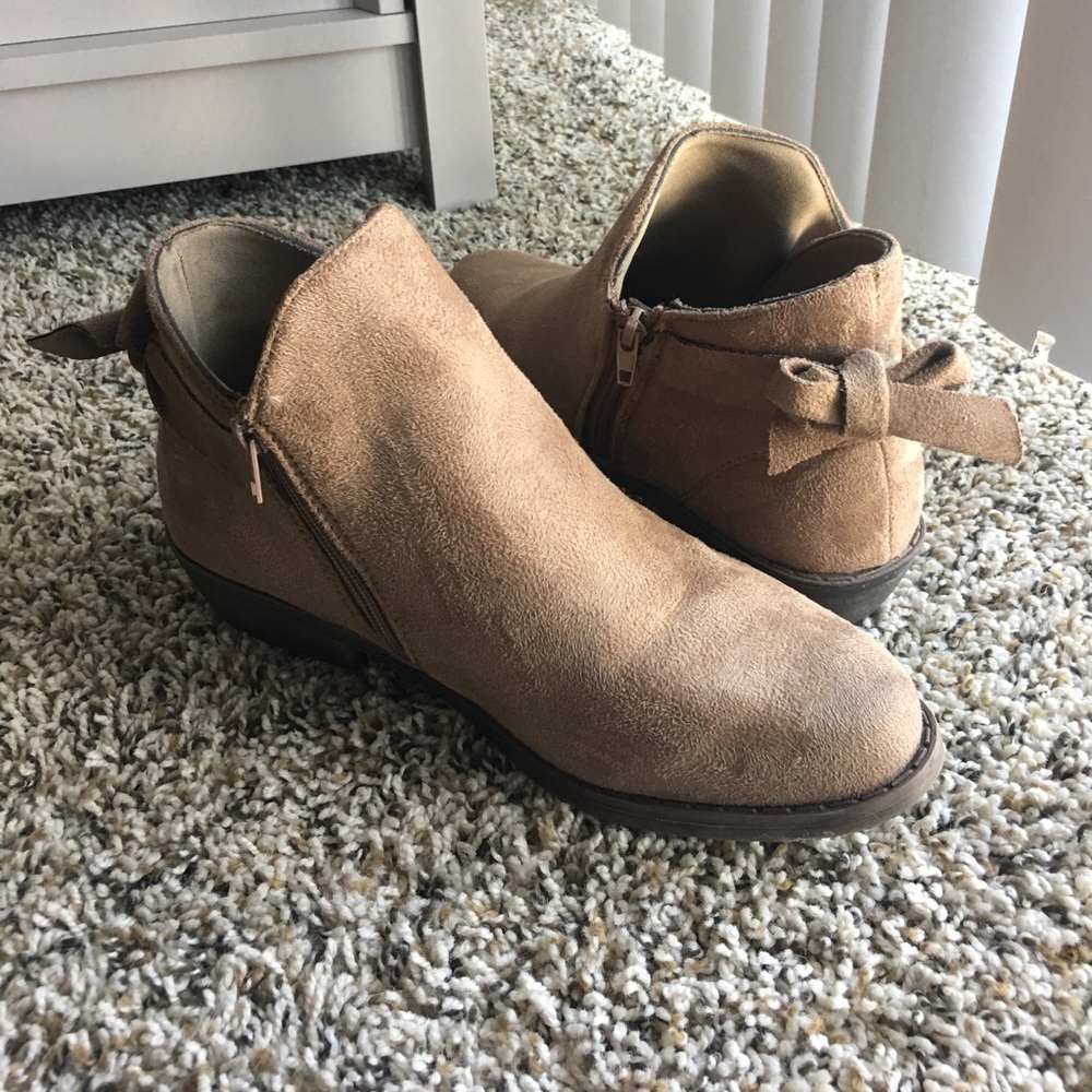 Bow booties