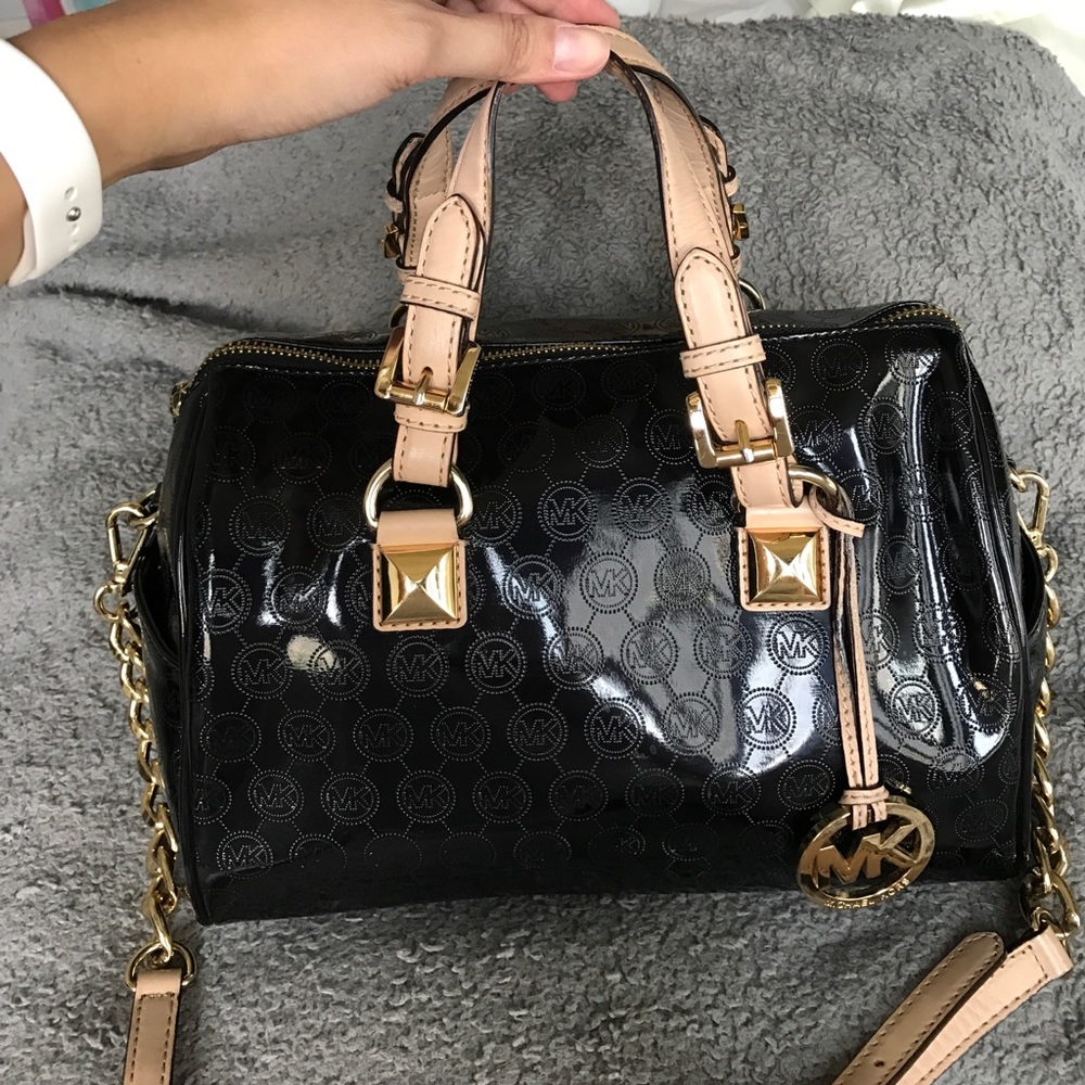 MICHAEL KORS Black & Gold Crossbody Purse