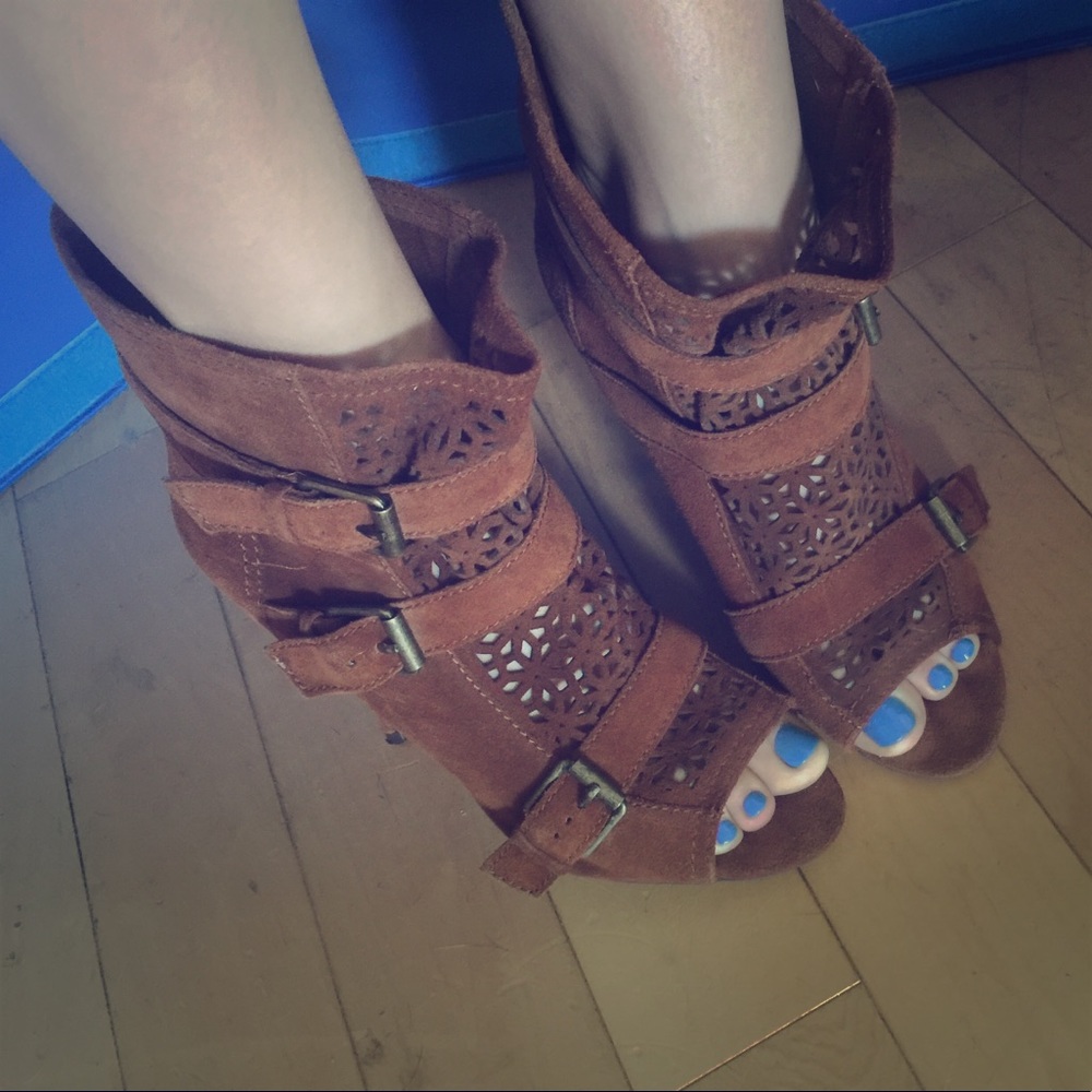 STEVEN brown peep toe booties