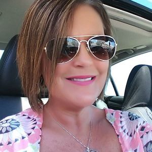 Meet your Posher, Denise