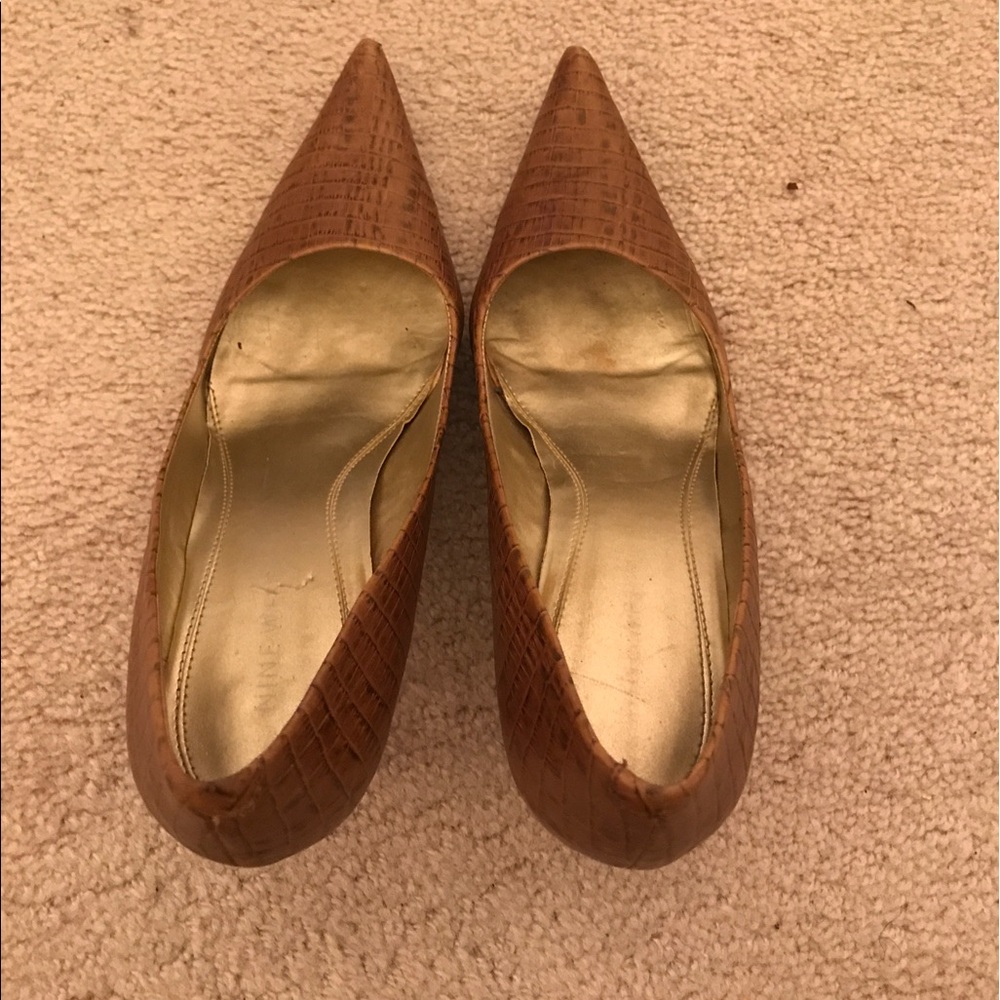 Shoes - Picture 4 of 5