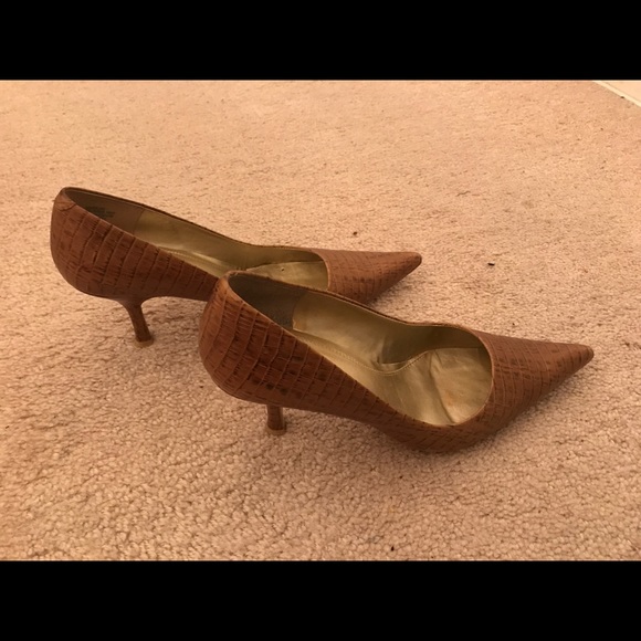 Shoes - Picture 2 of 5