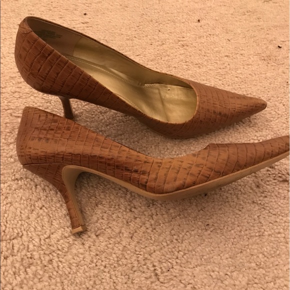 Shoes - Picture 3 of 5