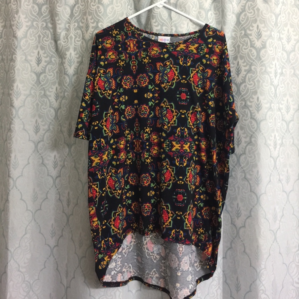 Lularoe Irma tunic in a small