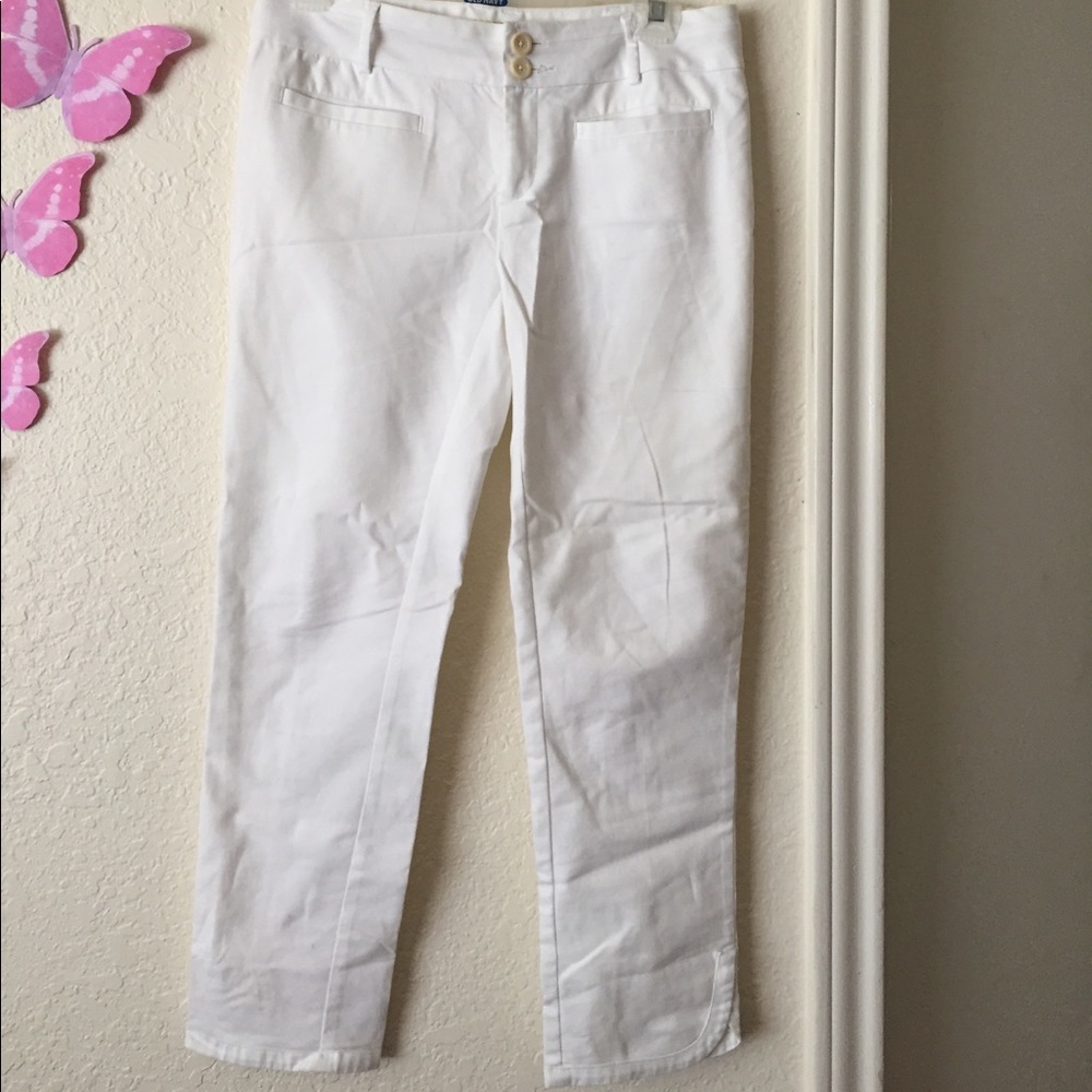 NWOT White ankle pants.
