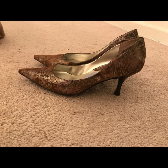 Shoes - Picture 2 of 4