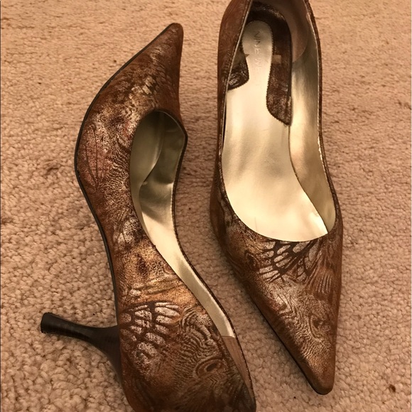 Shoes - Picture 3 of 4