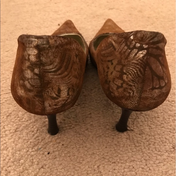 Shoes - Picture 4 of 4