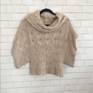 Jessica Simpson shirt sleeves sweater
