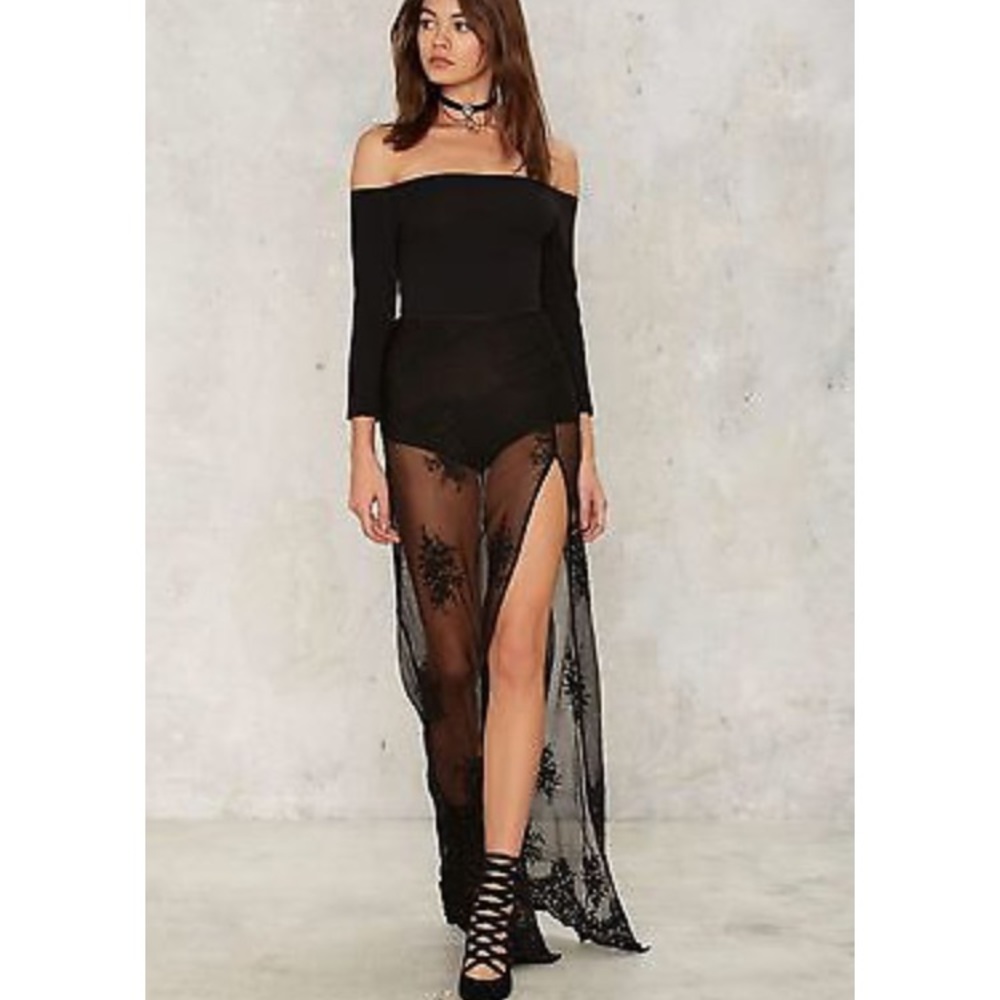 Lace nastygal skirt