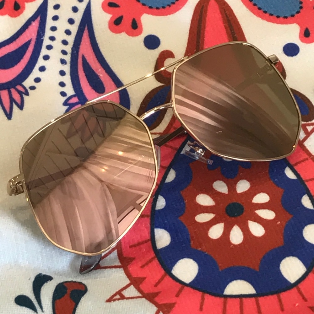 ☀️SUMMER SUNNIES☀️ New is stock! ✅