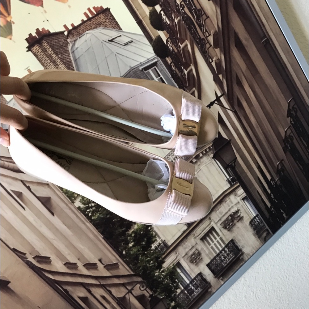 Ferragamo face up light pink shoes