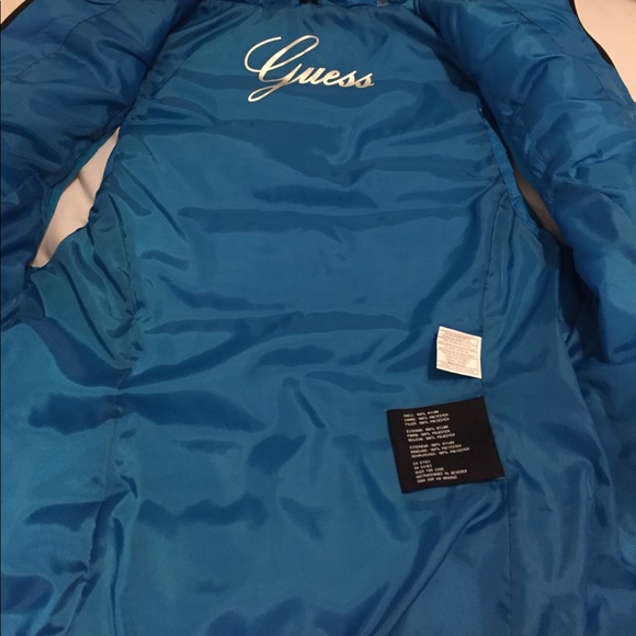 Guess puffy vest side M - Picture 3 of 3