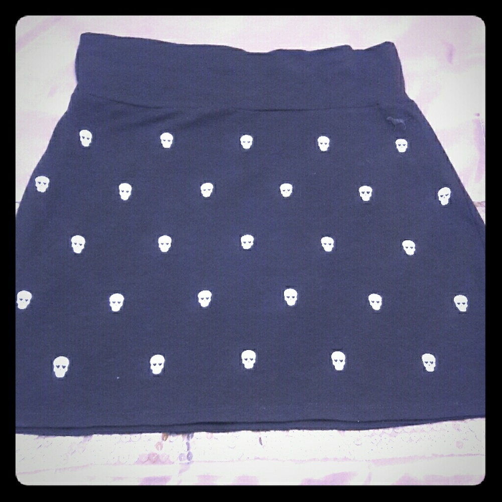 PINK by Vicotria's Secret Limited Edition Skull