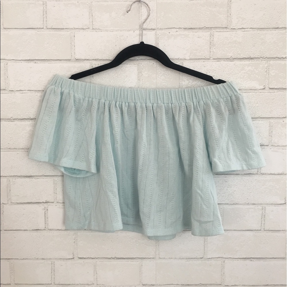 Off the shoulder crop - urban outfitters