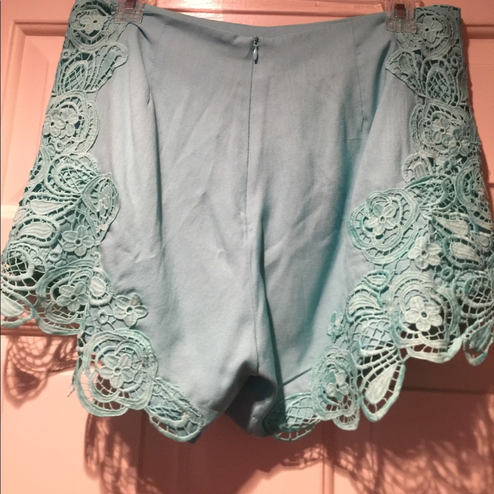 NWOT- Very J Mint Green Shorts-Lacy Design - Picture 2 of 2