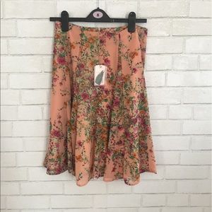 Flowy floral skirt with tag!