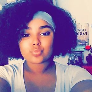 Meet your Posher, Shareiah