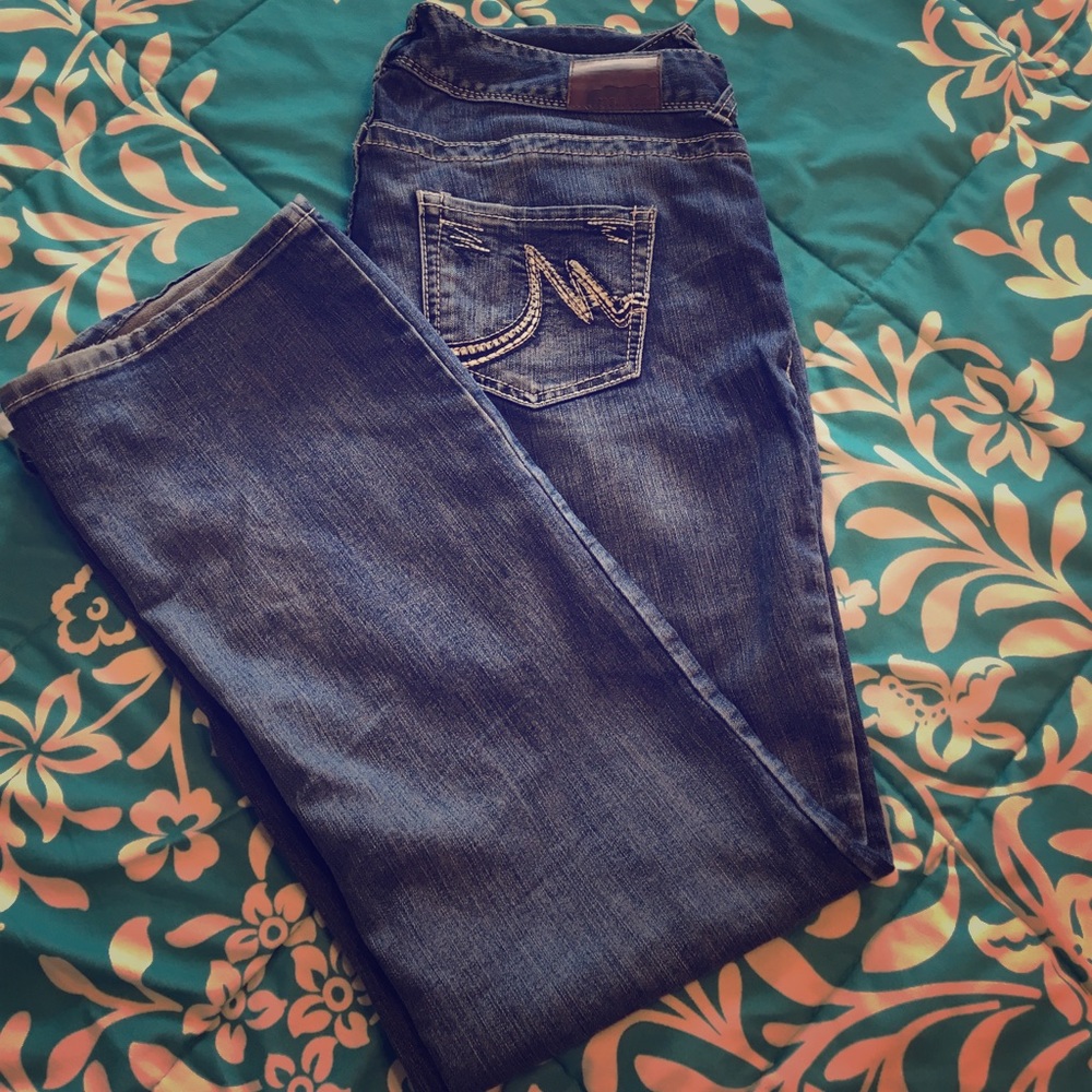 Maurices jeans