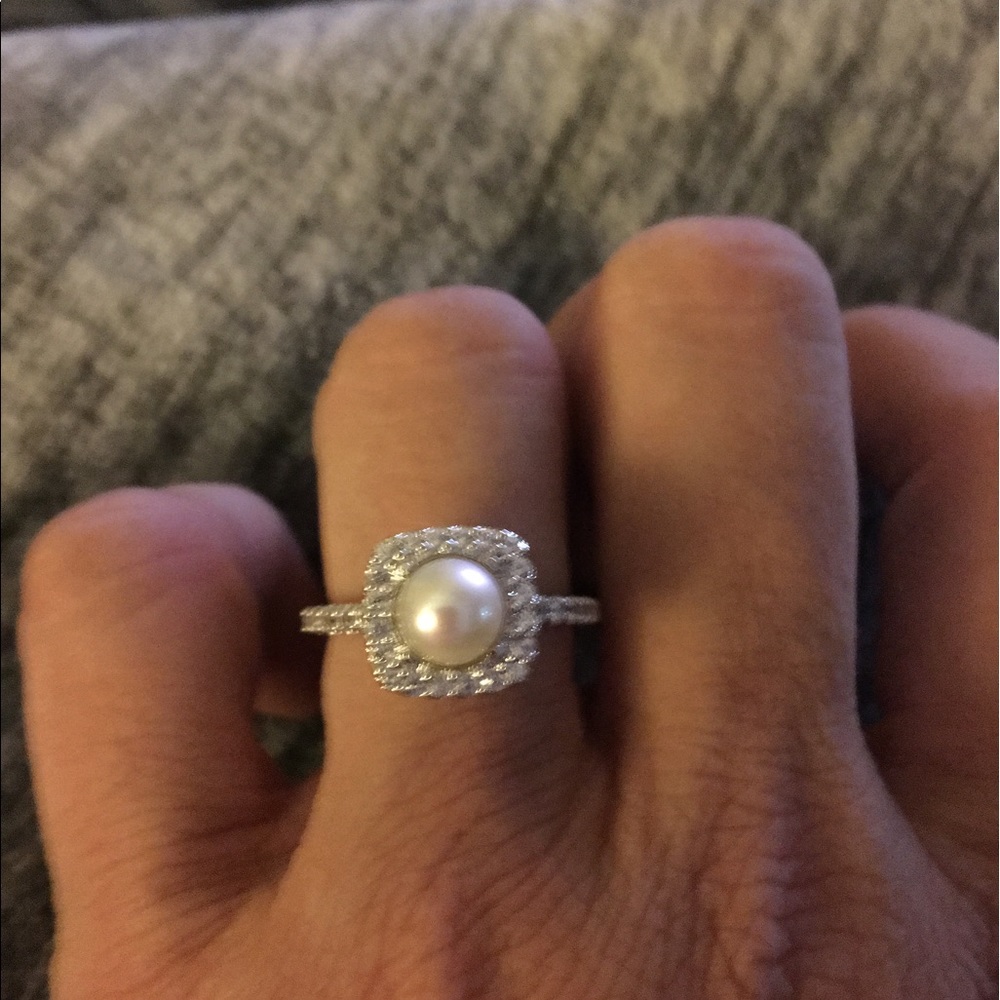 Zales diamond and pearl ring