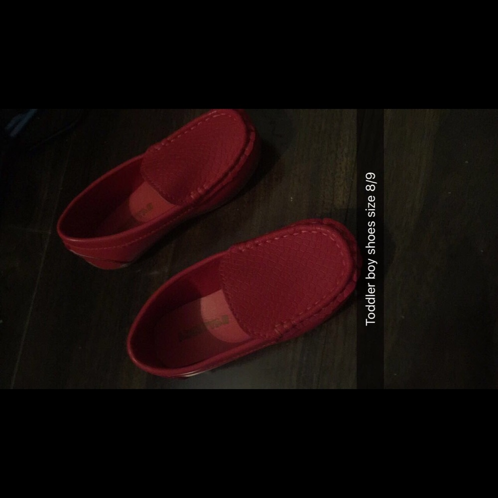 Toddler boy slip on