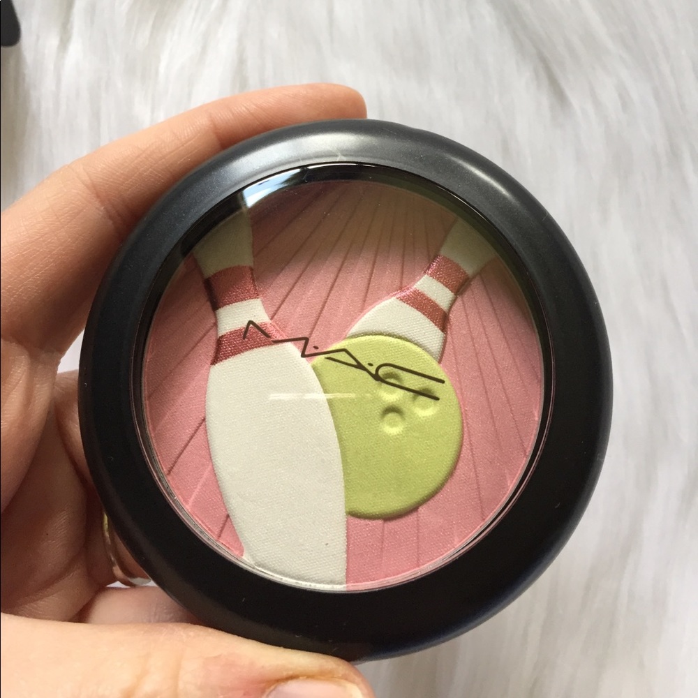 🤍HPx2🎳[ MAC ] Limited Edition Trophy Peralmatte Face Powder - Picture 2 of 5