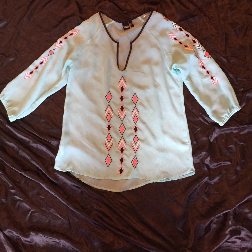 Sheer 3/4 sleeve top with stitching design