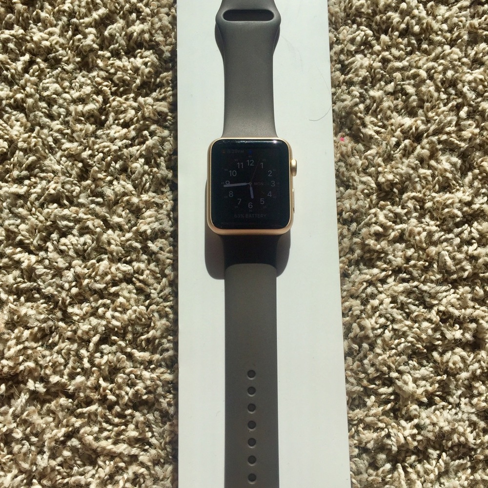 Gold Apple Watch 42mm