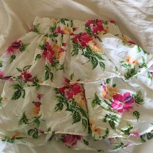 cute Hollister floral short skirt